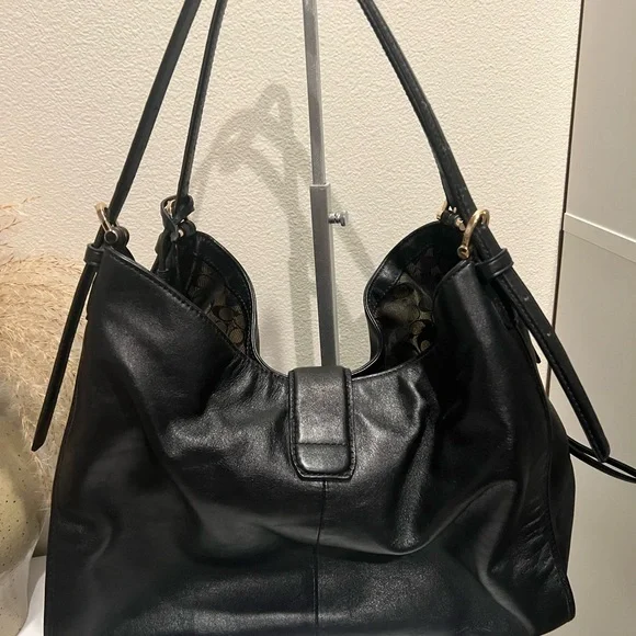 Coach Black Shoulder Bag - Picture 3 of 8